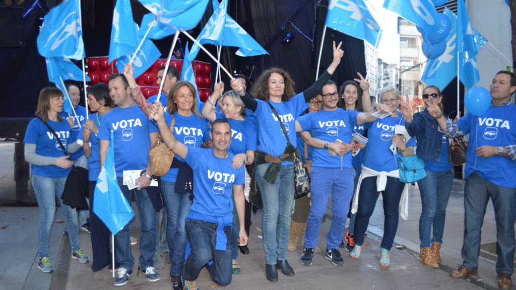 EL NEGOCIO DE LA PLAYERA DE CAMPAÑA